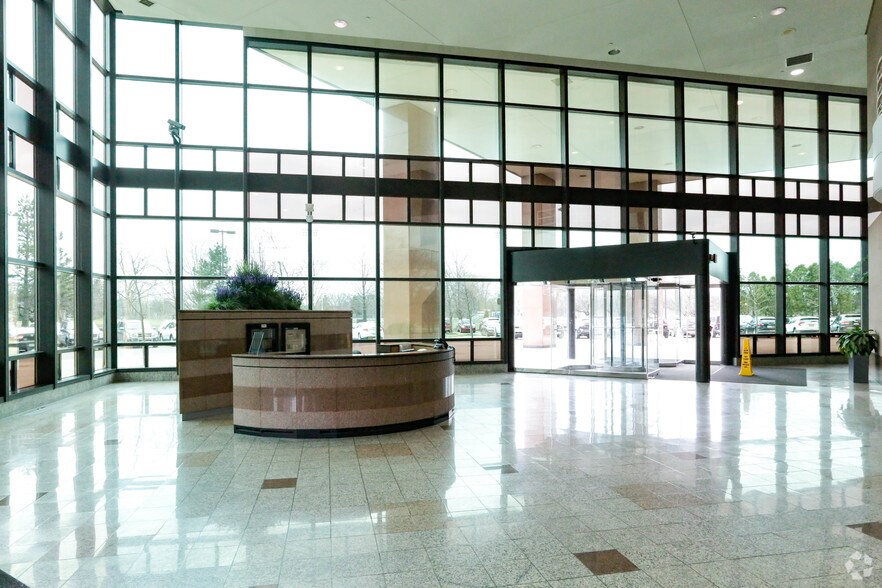 More Photos Of 1000 Town Center, Southfield Office For Lease