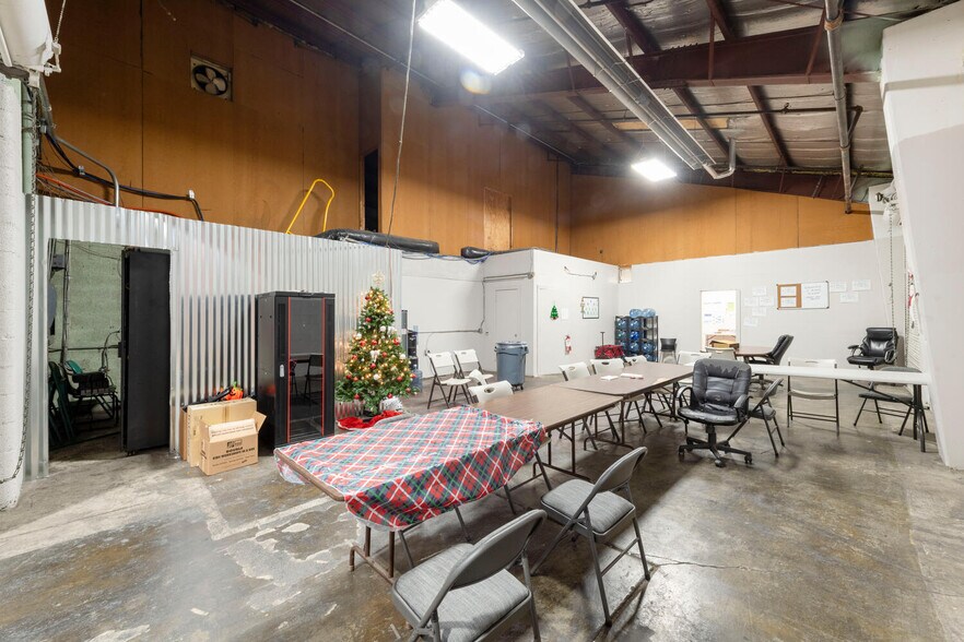 More Photos Of 2507 S 300 W, Salt Lake City Warehouse For Lease