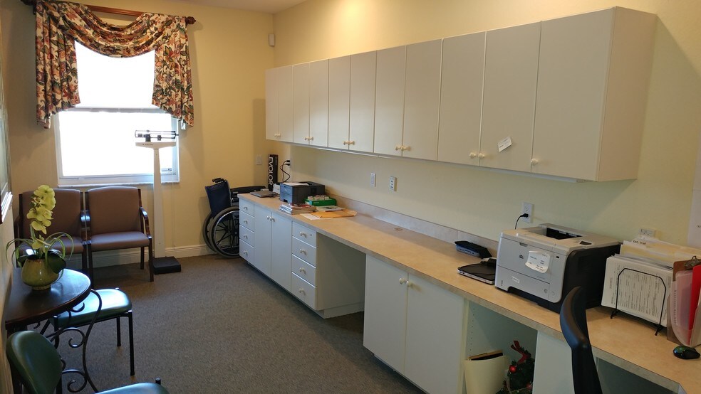 More Photos Of 530 SE 16th Pl, Cape Coral Medical For Lease