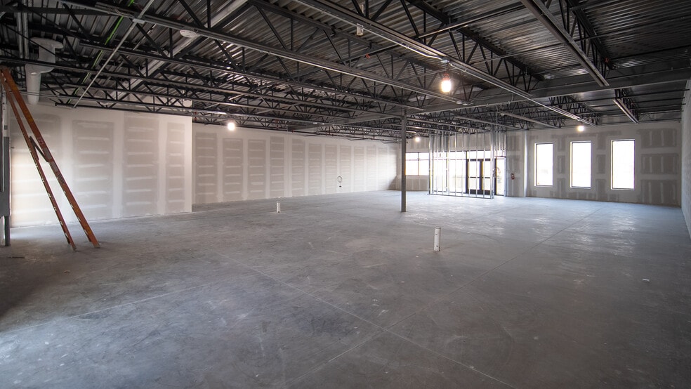 More Photos Of 3629 Sarah Pl NW, Rochester Storefront Retail Office For Lease
