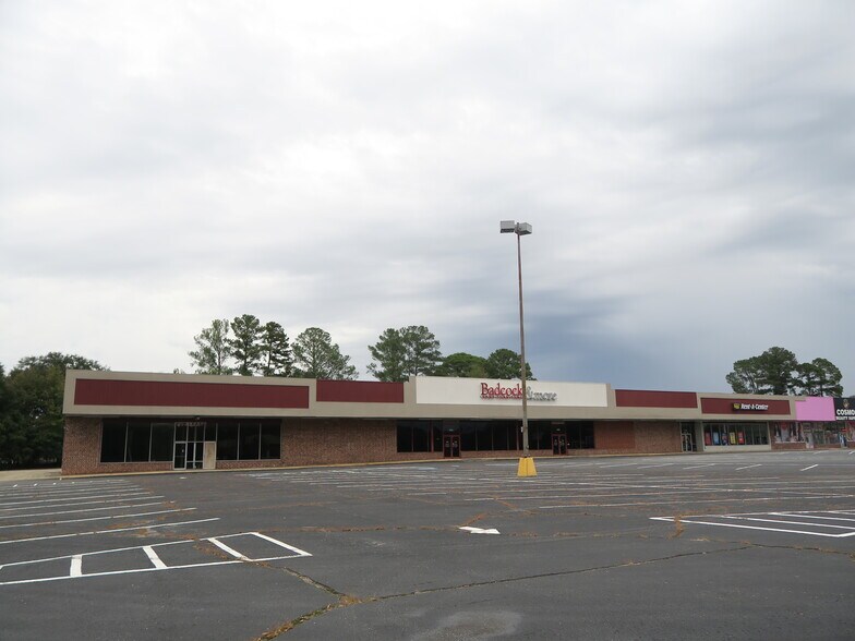 More Photos Of 906-946 Chesterfield Hwy, Cheraw General Retail For Lease