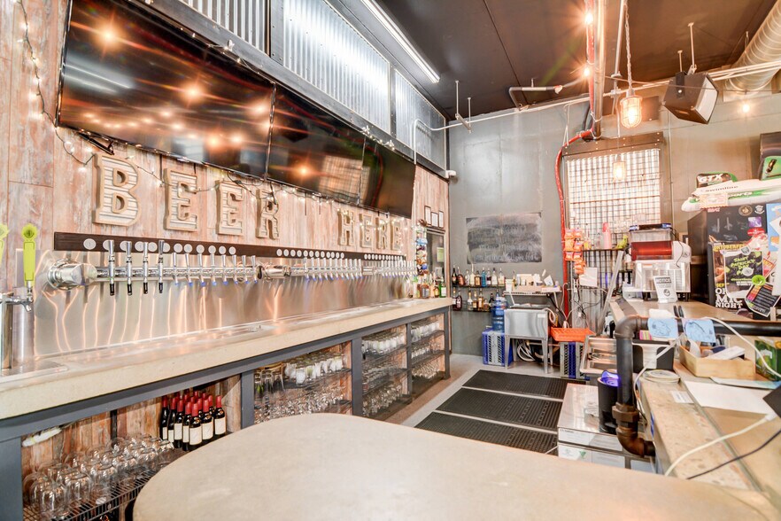 More Photos Of 1234 W Cerro Gordo St, Decatur Restaurant For Sale