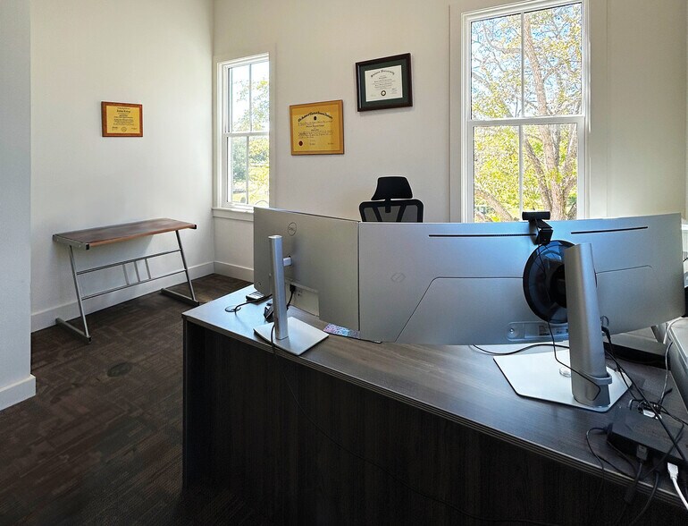 More Photos Of 152 Park Ave, Winter Park Coworking Space