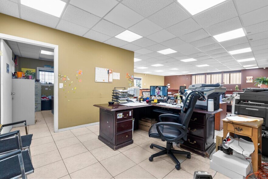 More Photos Of 417-433 Myrtle Ave, Bridgeport Manufacturing For Sale