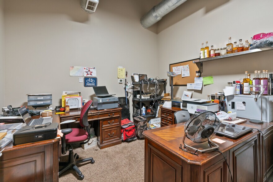 More Photos Of 104 S Water St, West Newton Distribution For Sale