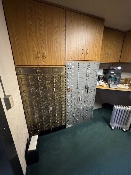 More Photos Of 101 Market st, Latah Bank For Sale