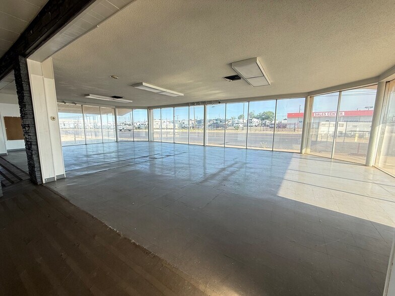 More Photos Of 1510 E 2nd St, Odessa Manufacturing For Lease