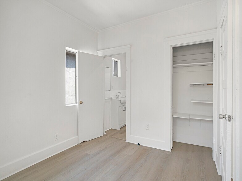 More Photos Of 2201 Trinity St, Los Angeles Apartments For Sale