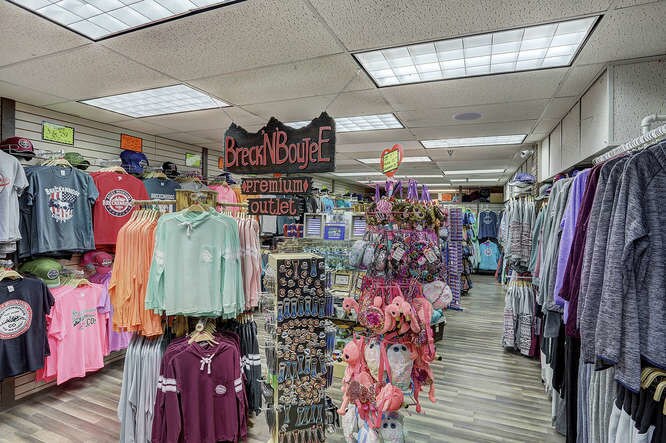 More Photos Of 100 N Main St, Breckenridge General Retail For Sale