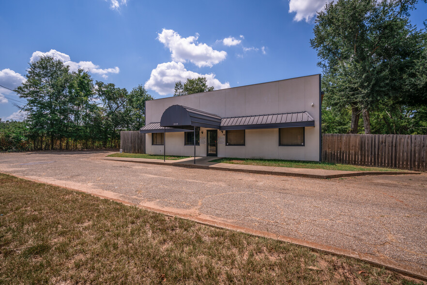 Primary Photo Of 1809 Alpine Rd, Longview Office For Sale