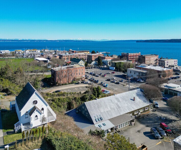 More Photos Of 802 Washington St, Port Townsend General Retail For Sale