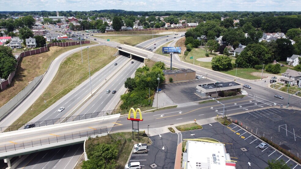 More Photos Of 1900 Tuscarawas St W, Canton Land For Lease