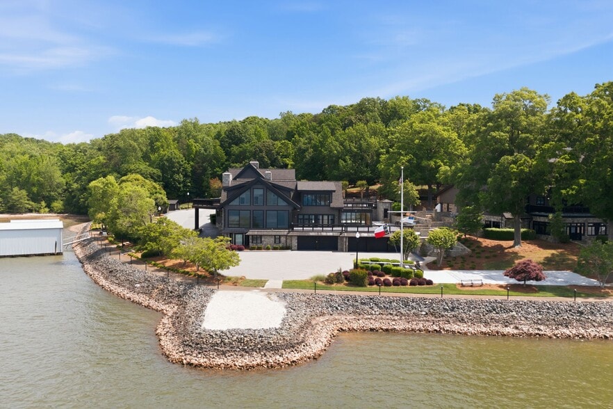 More Photos Of 9715 Nine Eagles Ln, Charlotte Specialty For Sale