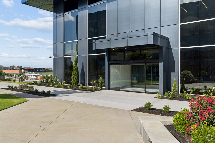 More Photos Of 3800 S J.B. Hunt Dr, Rogers Office For Lease