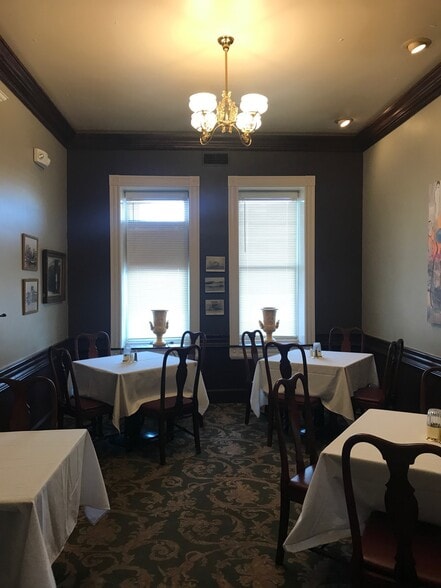 More Photos Of 2651 W Jefferson, Trenton Restaurant For Lease