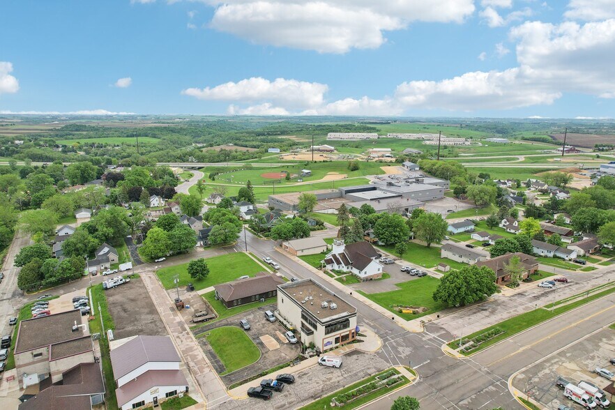 More Photos Of 101 Jones St, Barneveld General Retail For Sale