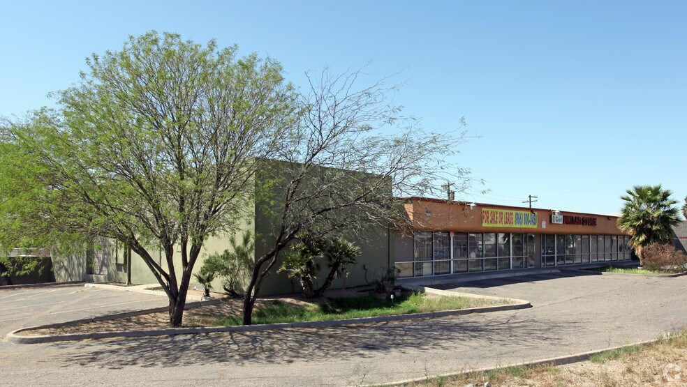 More Photos Of 3013 E McDowell Rd, Phoenix Storefront For Sale