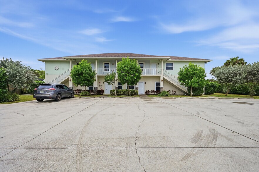 Primary Photo Of 105 2nd St, Lake Park Apartments For Lease