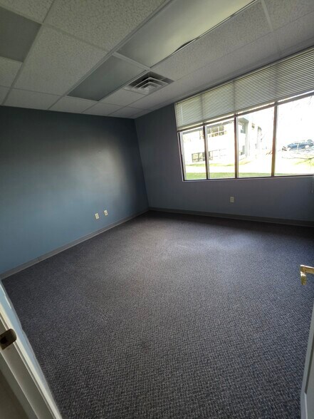 More Photos Of 21150 W Capitol Dr, Brookfield Loft Creative Space For Sale