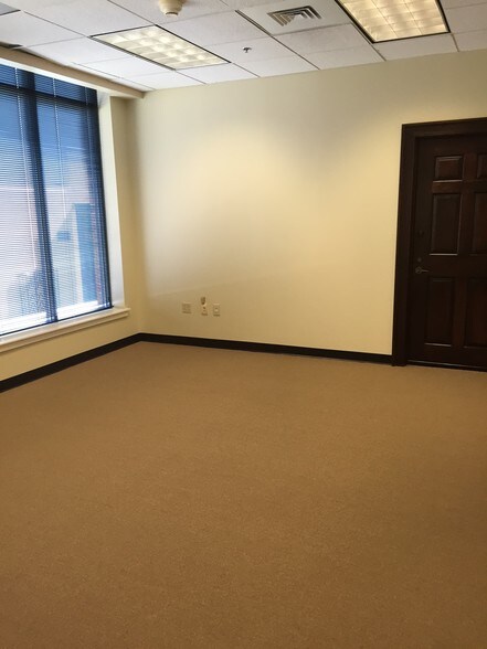 More Photos Of 211 King St, Charleston Office For Lease