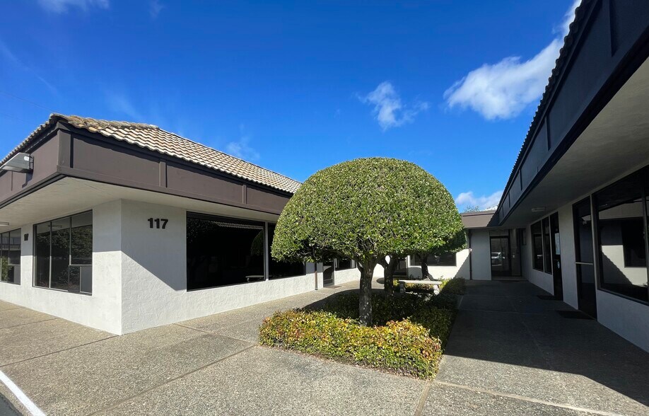 More Photos Of 117-121 Paul Dr, San Rafael Medical For Lease