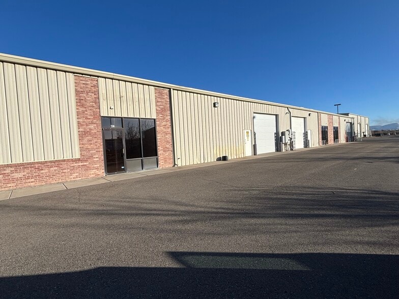 More Photos Of 738 Scarlet St, Grand Junction Warehouse For Lease
