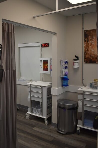 More Photos Of 118 N Country Rd, Port Jefferson Medical For Sale