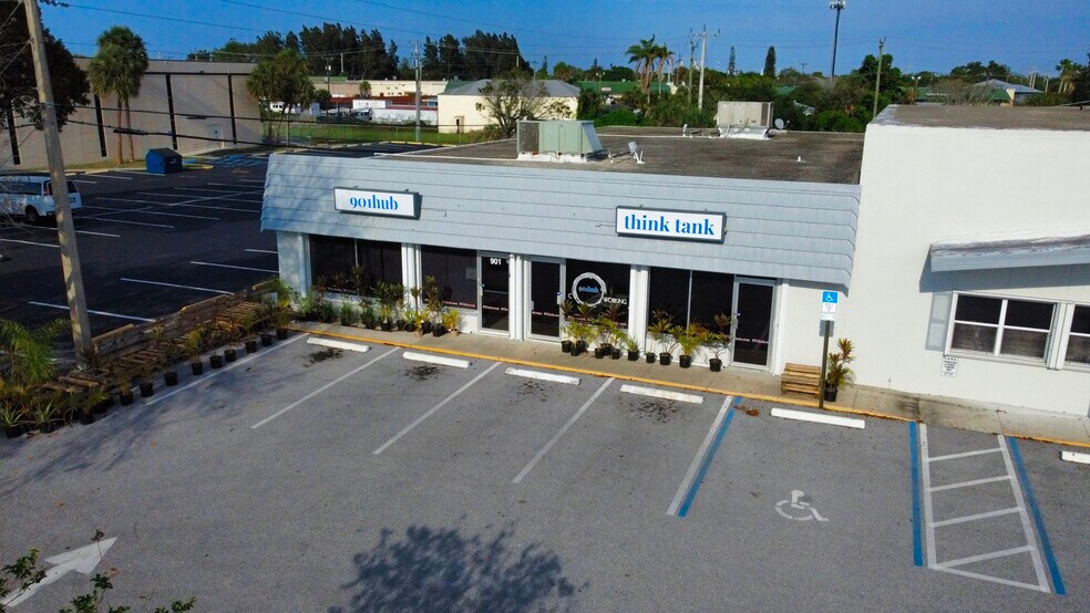 More Photos Of 901 SE Johnson Ave, Stuart Office For Lease