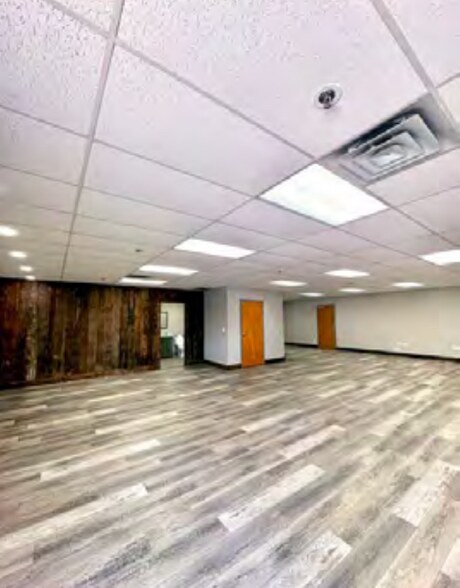 More Photos Of 2441-2445 Northline Industrial Blvd, Maryland Heights Warehouse For Sale