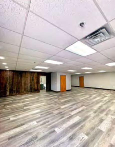 More Photos Of 2441-2445 Northline Industrial Blvd, Maryland Heights Warehouse For Sale