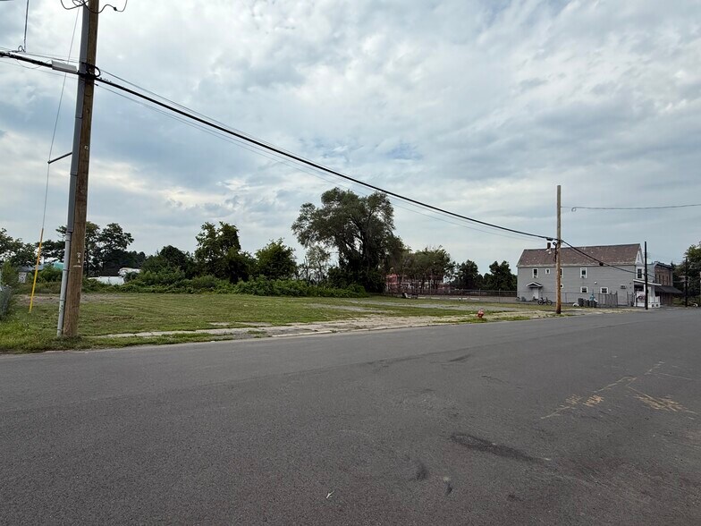 More Photos Of 1351 Lower Broadway, Schenectady Land For Lease