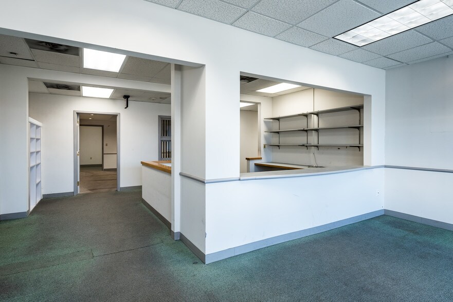 More Photos Of 45 Electric Ave, Brighton Flex For Sale
