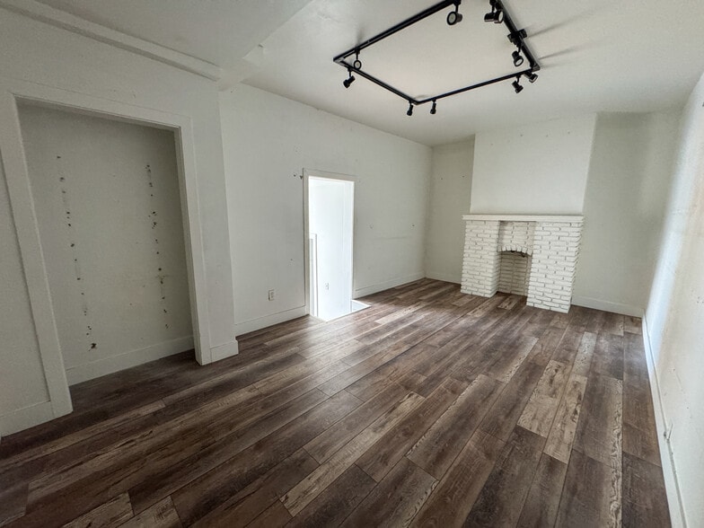 More Photos Of 1220-1222 Parsons Ave, Columbus Storefront Retail Residential For Sale