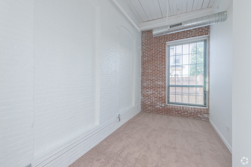 More Photos Of 166 Valley St, Providence Apartments For Sale