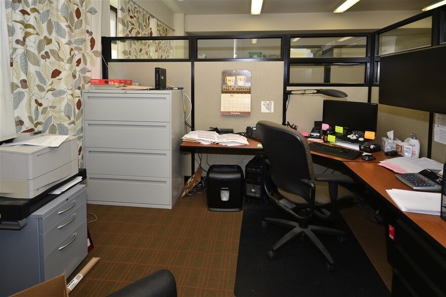 More Photos Of 217-243 W Richmond Ave, Richmond Office Residential For Lease