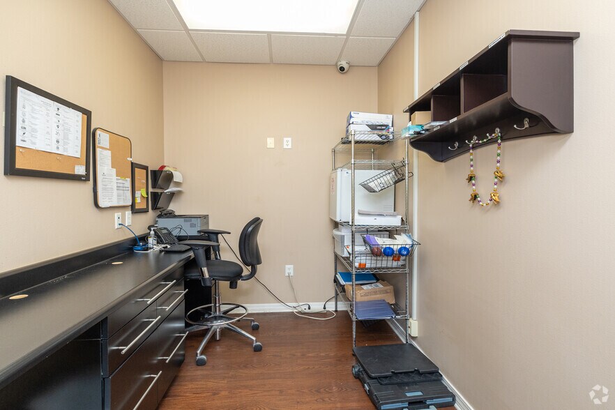 More Photos Of 700-710 Hospital Dr, Crestview Office For Sale