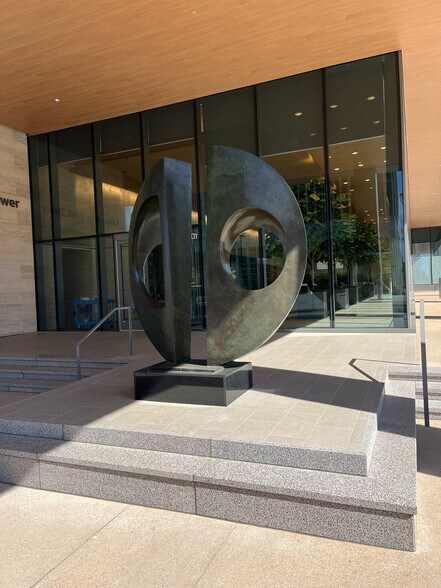 More Photos Of 8001 Forsyth Blvd, Saint Louis Office For Lease