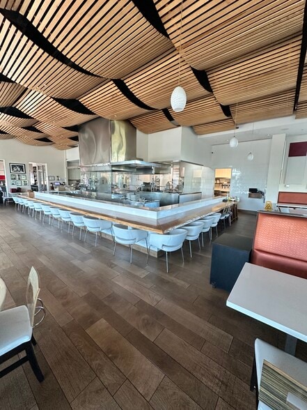 More Photos Of 3936 Tamiami Trl N, Naples Office For Sale