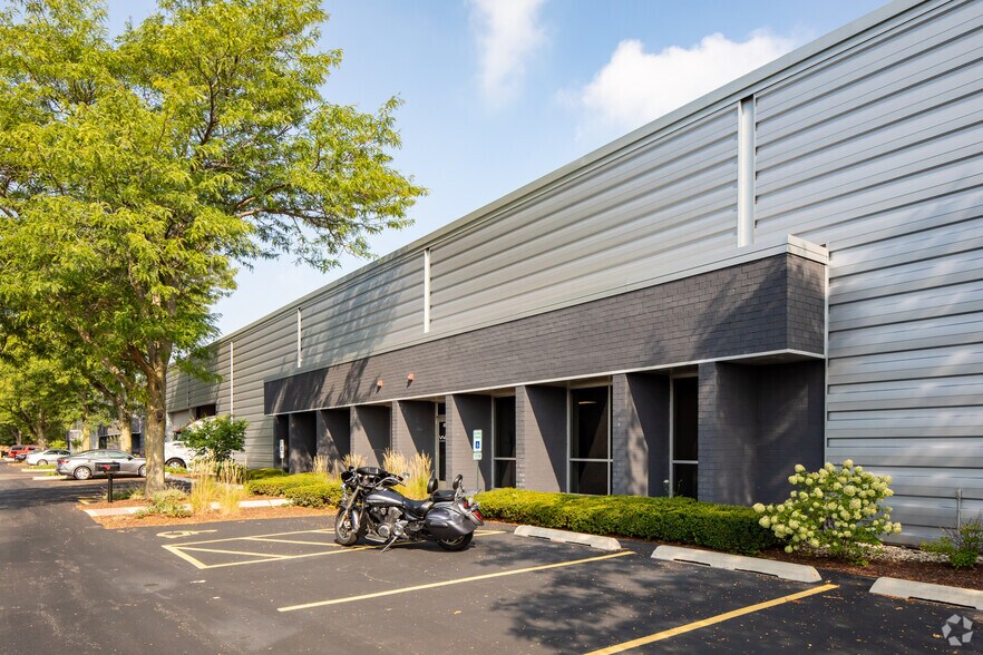 Primary Photo Of 825-845 W Hawthorne Ln, West Chicago Manufacturing For Lease