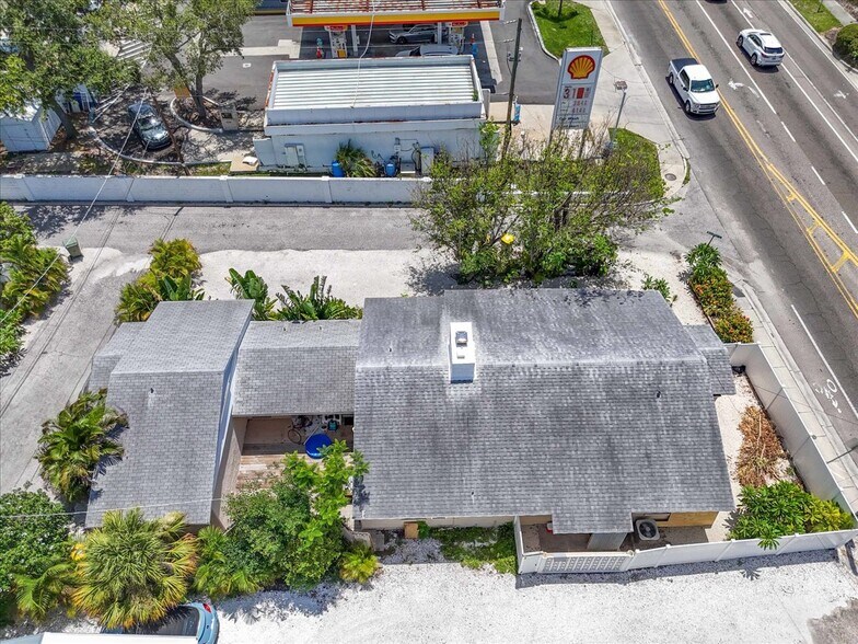 More Photos Of 1760 Wisconsin Ln, Sarasota Multifamily For Sale