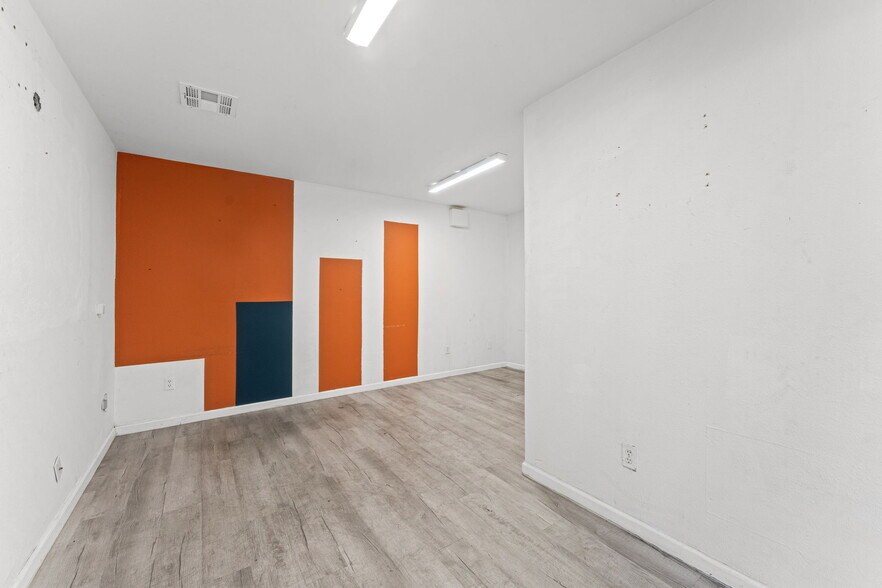 More Photos Of 700 S Hawthorne Ave, Apopka Warehouse For Lease