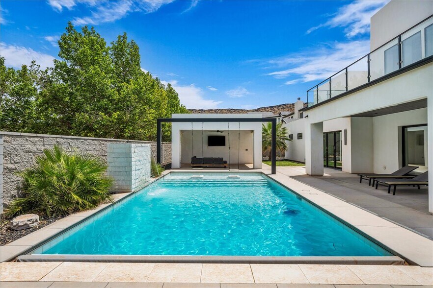 More Photos Of 3366 W 2100 S, Hurricane Multifamily For Sale
