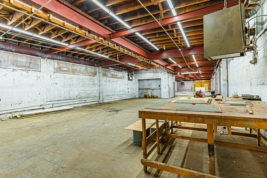 More Photos Of 161 Abington Ave, Newark Warehouse For Sale