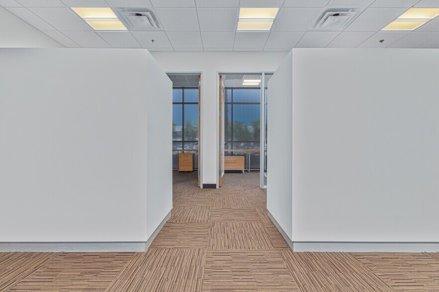 More Photos Of 4650 E Cotton Center Blvd, Phoenix Office For Lease