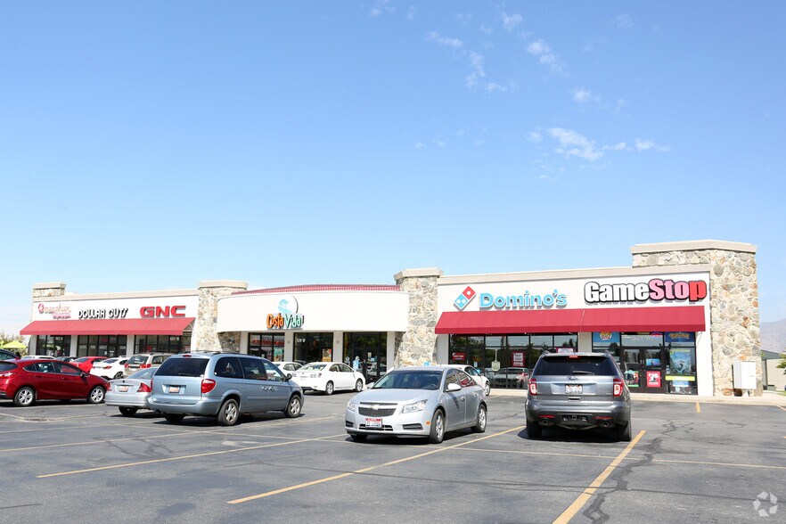 More Photos Of 621-663 N Market Place Dr, Centerville General Retail For Lease