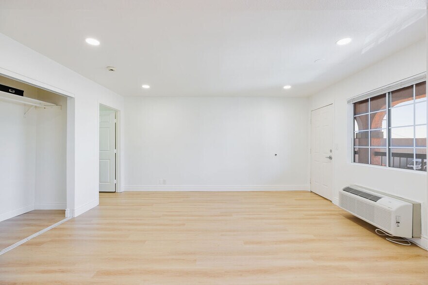 More Photos Of 4780 W Mission Blvd, Montclair Office Residential For Lease
