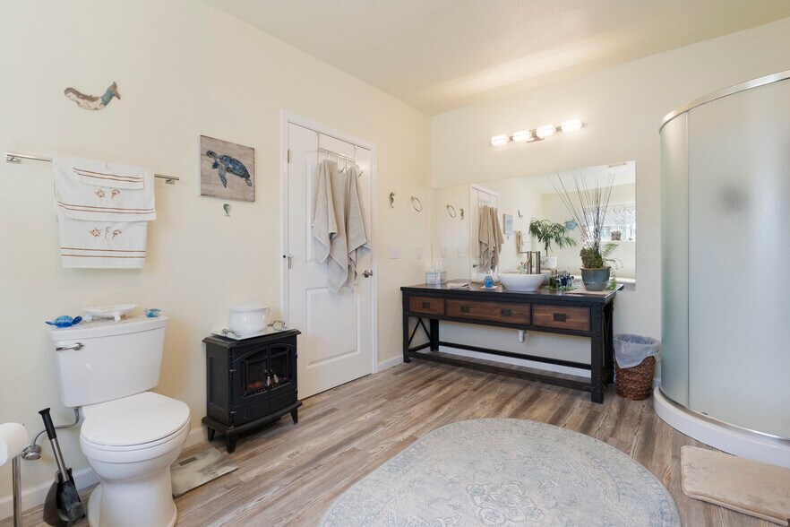 More Photos Of 347 2nd St, Crescent City Industrial For Sale