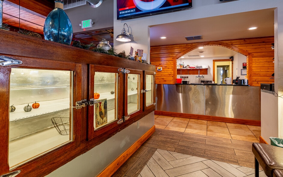 More Photos Of 1651 8th St, Cody Restaurant For Lease