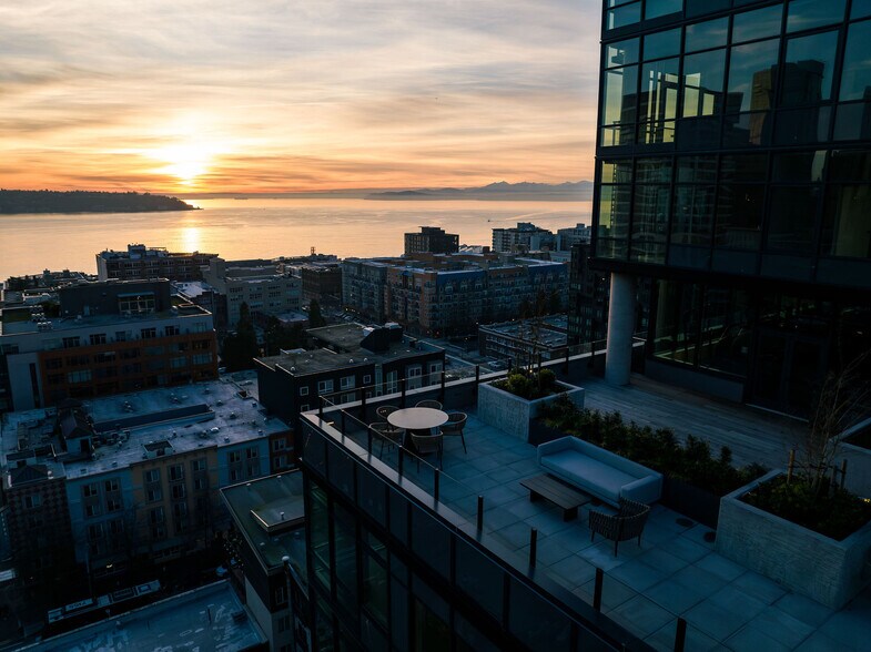 More Photos Of 2315 4th Ave, Seattle Multifamily For Sale