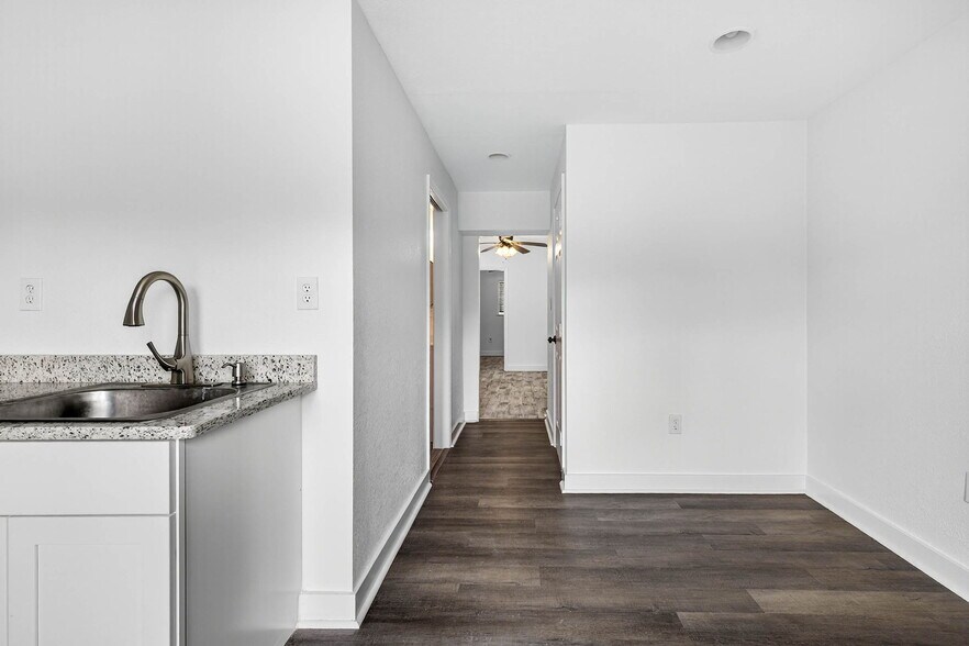 More Photos Of 3225 W Shell Point Rd, Ruskin Apartments For Sale